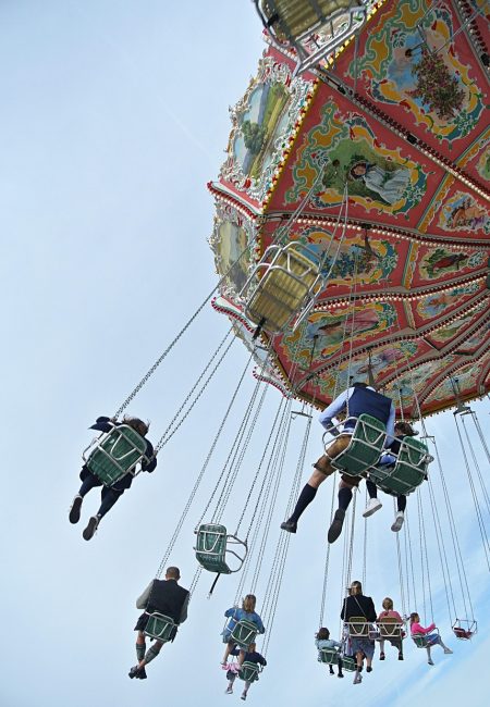 Oktoberfest Karusell carousel-4500761_1280 Bild von F. Heiberger auf Pixabay